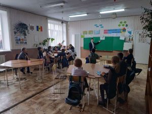 Сегодня учащиеся 9 класса попробовали себя в роли учителей. В гимназии прошел день самоуправления!